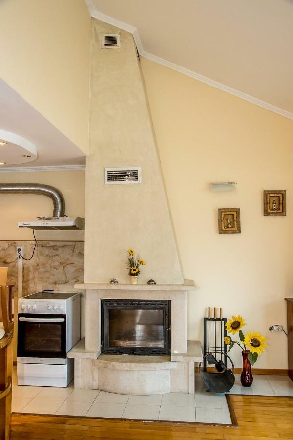 Spacious & Sunny Maisonette With Terrace Near Centre By Flаt Manаger Burgas City Eksteriør billede