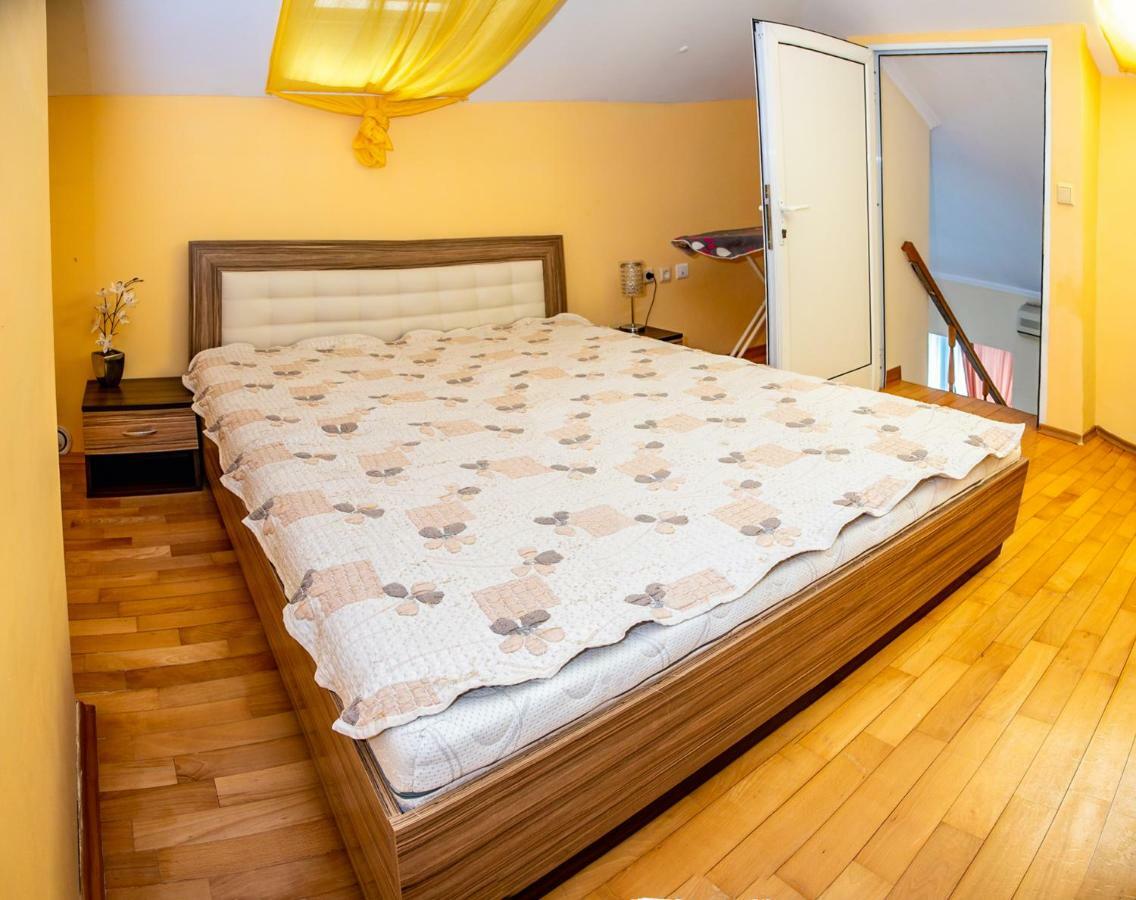 Spacious & Sunny Maisonette With Terrace Near Centre By Flаt Manаger Burgas City Eksteriør billede